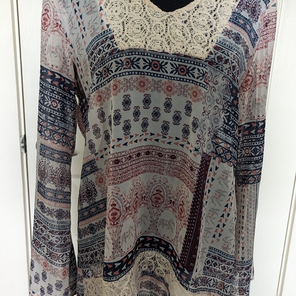 Top - Picture 2 of 2